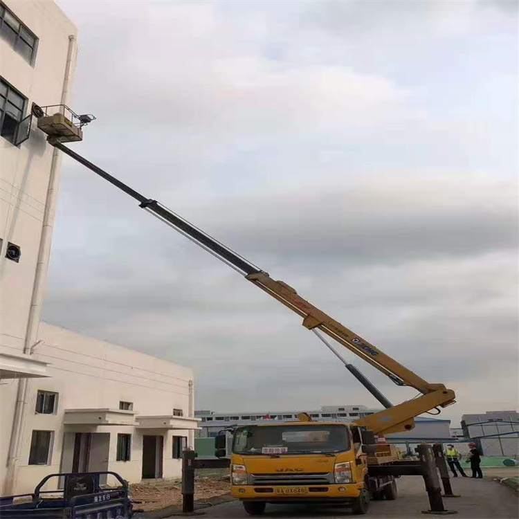 硚口哪里有小型吊车出租的